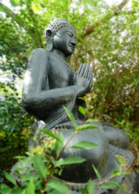 2 m sitzender stein buddha