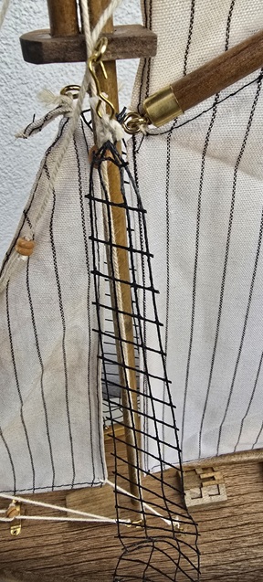 Modellsegelschiff, 2 Master auf alt gemacht von oben